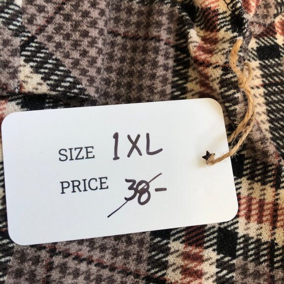 Heimish USA Plaid V Neck Long Sleeve Top Womens Size 1X Exposed Seam Shirt NEW - Picture 8 of 9